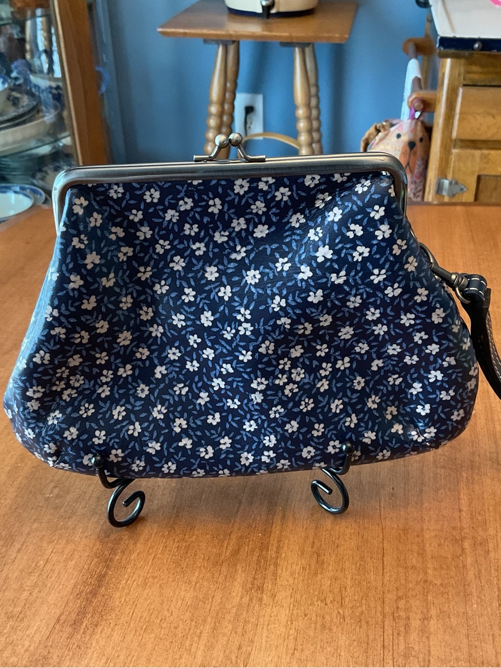 Patricia Nash Navy Floral Kiss-Lock Wristlet